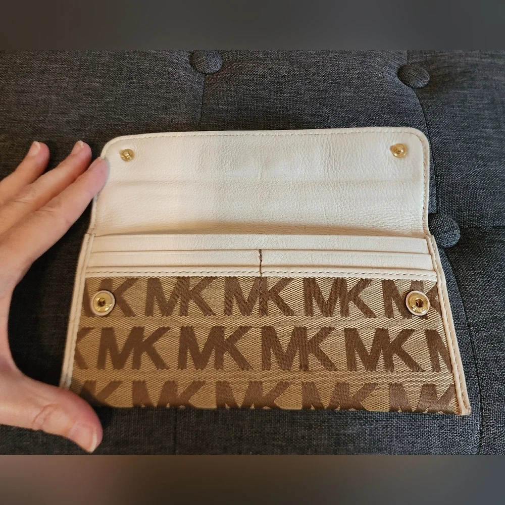 Preowned Michael Kors‎ brown monogrammed wallet